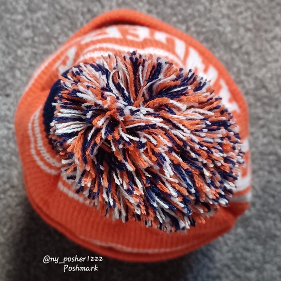 NHL ℂ𝕆𝕐𝕆𝕋𝔼 New York Islanders Hockey Club Winter Pom Beanie 🟠⚪🔵 - Picture 4 of 7
